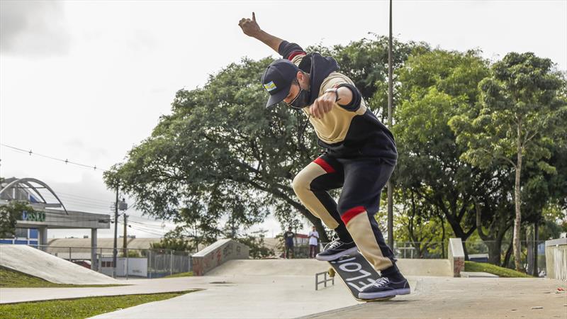 Cultura do skate ganha espaço em Curitiba com atividades em escolas e campeonatos