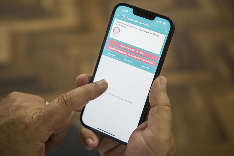 Público de 51 a 60 anos de Curitiba é convocado para fazer on-line o cadastro de saúde definitivo