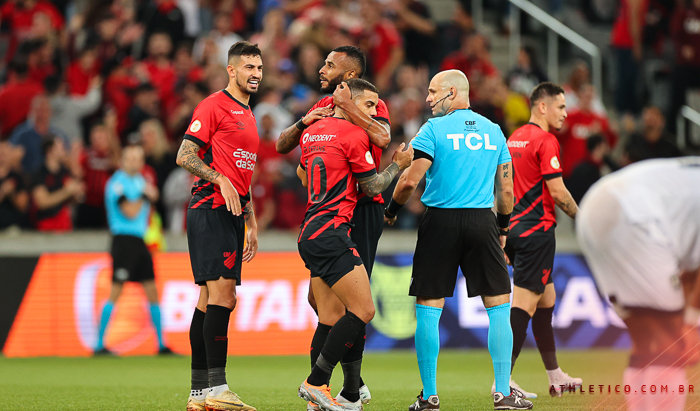 Grande atuação coroada com golaço!