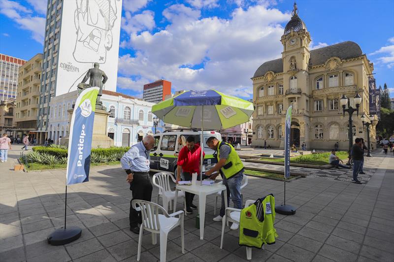 Fala Curitiba vai às ruas para saber o que a população deseja para a cidade