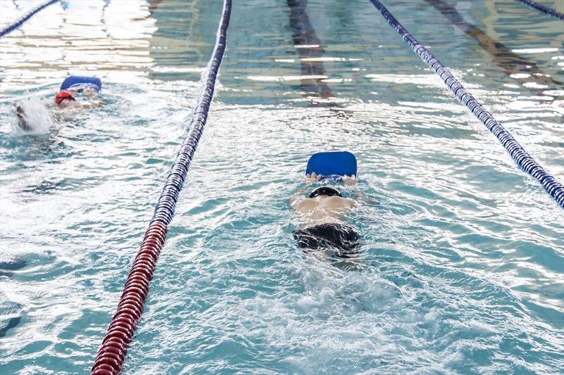 Fim de semana de calor tem piscinas e atividades de esporte e lazer e ao ar livre em Curitiba