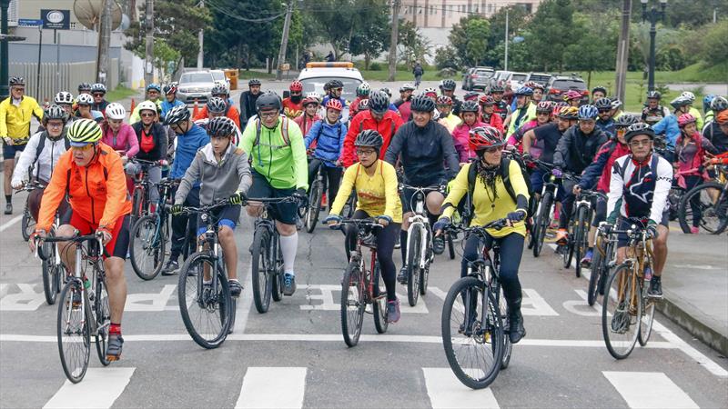 Fim de semana tem Pedala Metropolitano, festival de dança e piscina de graça em Curitiba