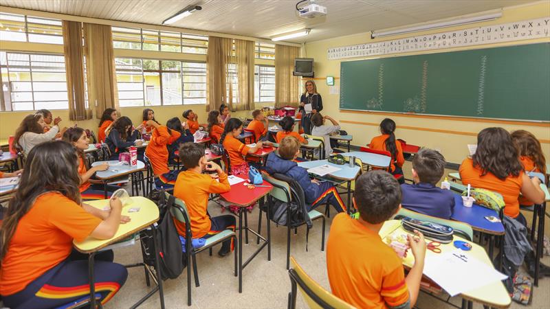Cadastramento escolar para vagas no pré e 1º ano da rede municipal de Curitiba termina na quarta