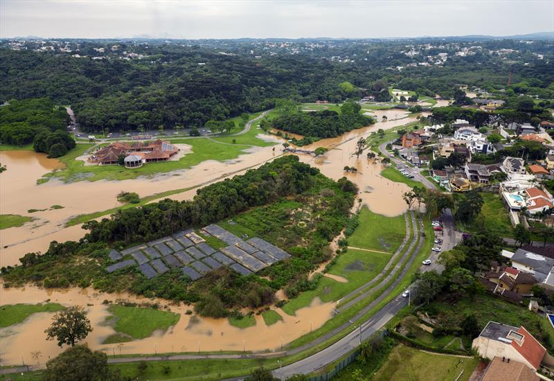 Em áreas estratégicas, parques alagáveis de Curitiba servem para conter e drenar águas das chuvas