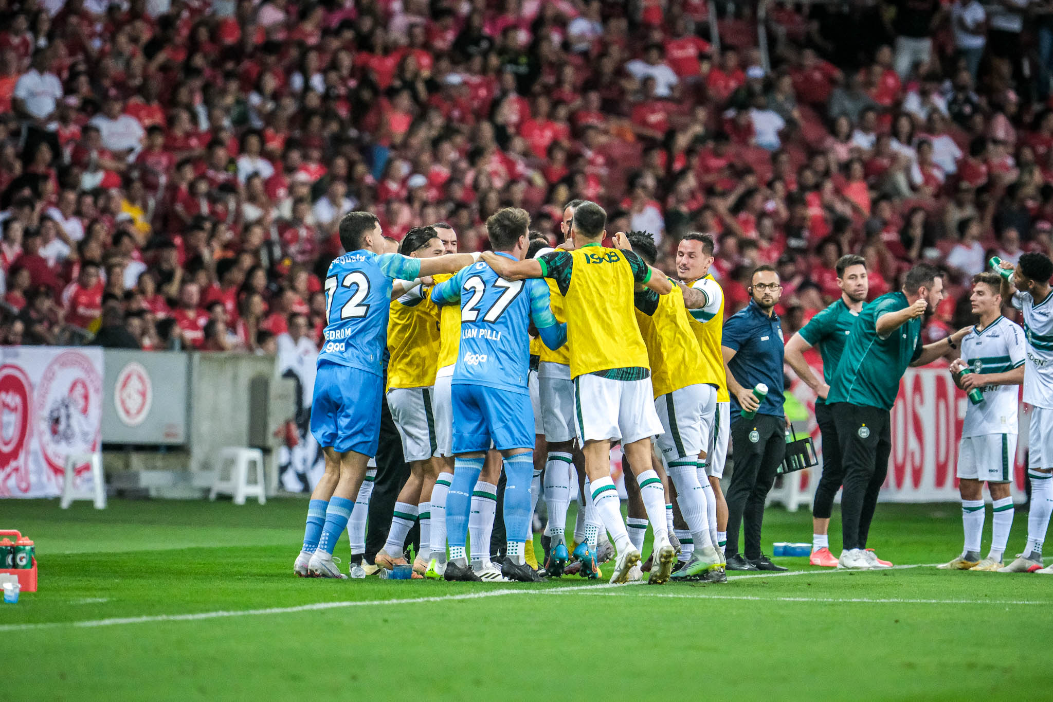 Coritiba vence Internacional no Beira-Rio