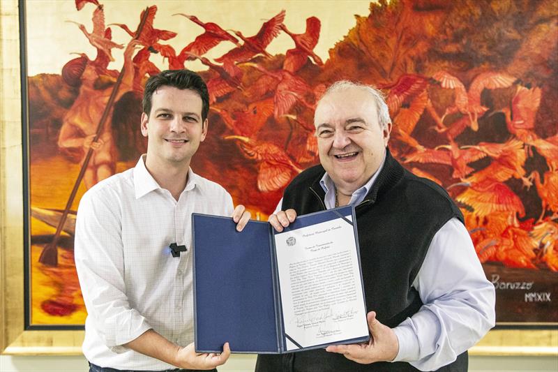Eduardo Pimentel assume interinamente a Prefeitura de Curitiba nesta sexta-feira