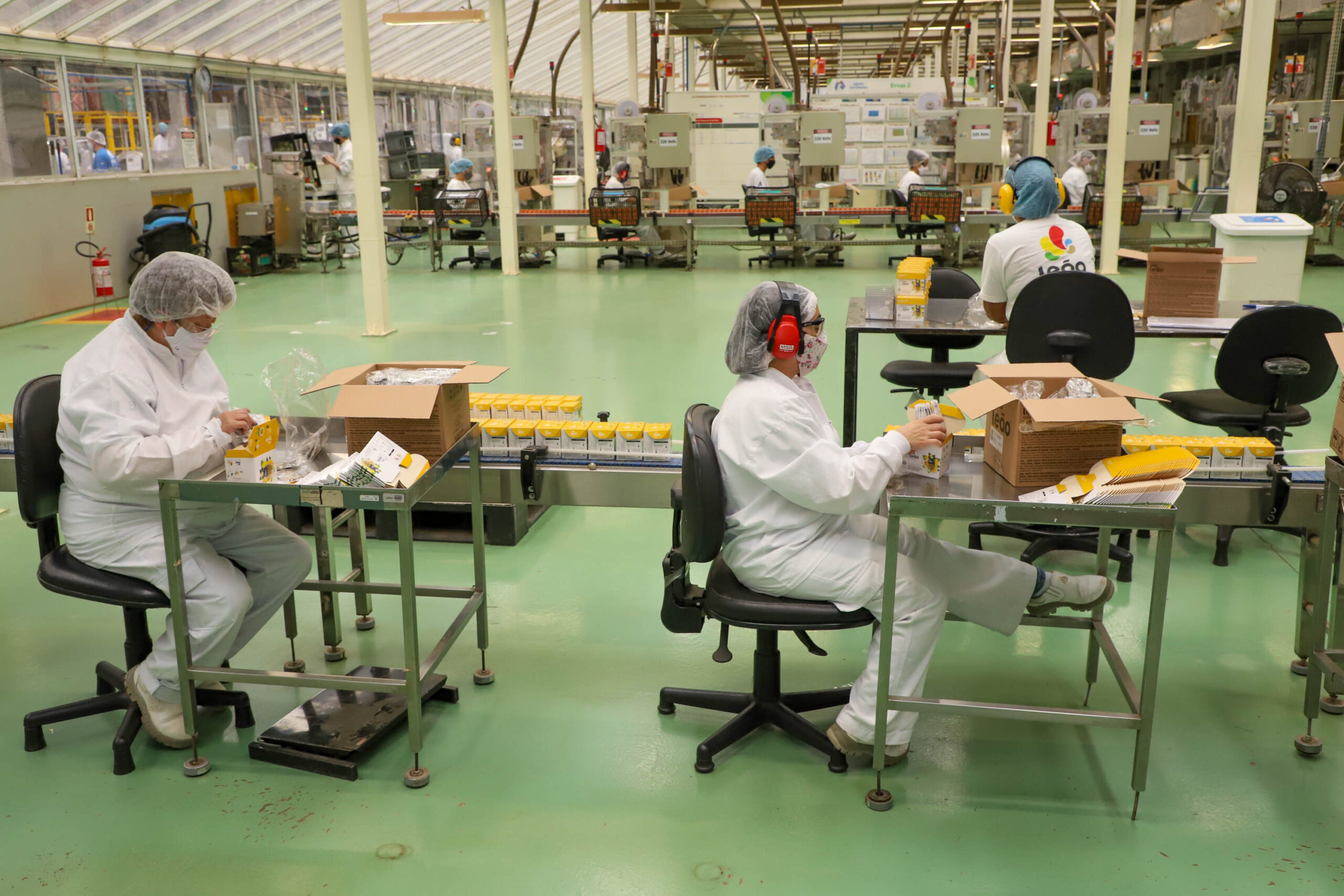 Taxa de desemprego segue em queda e chega a 4,6% no Paraná, 5ª menor do País