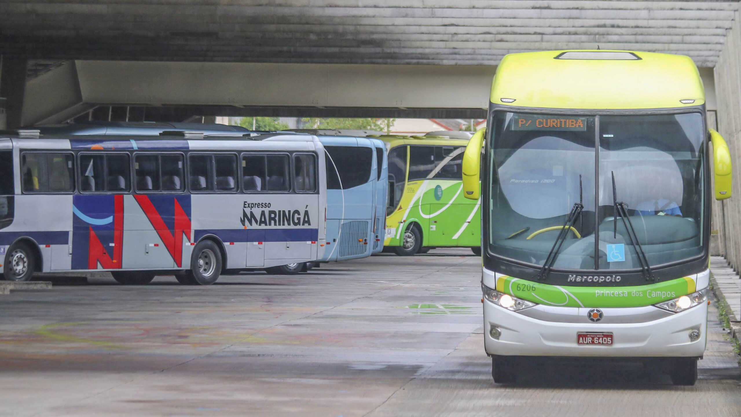 Rodoviária de Curitiba prevê 90 mil embarques para o feriado de Ano Novo