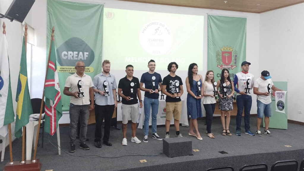Smelj entrega prêmio Melhores do Ano de 2023 para atletas e instituições de Curitiba