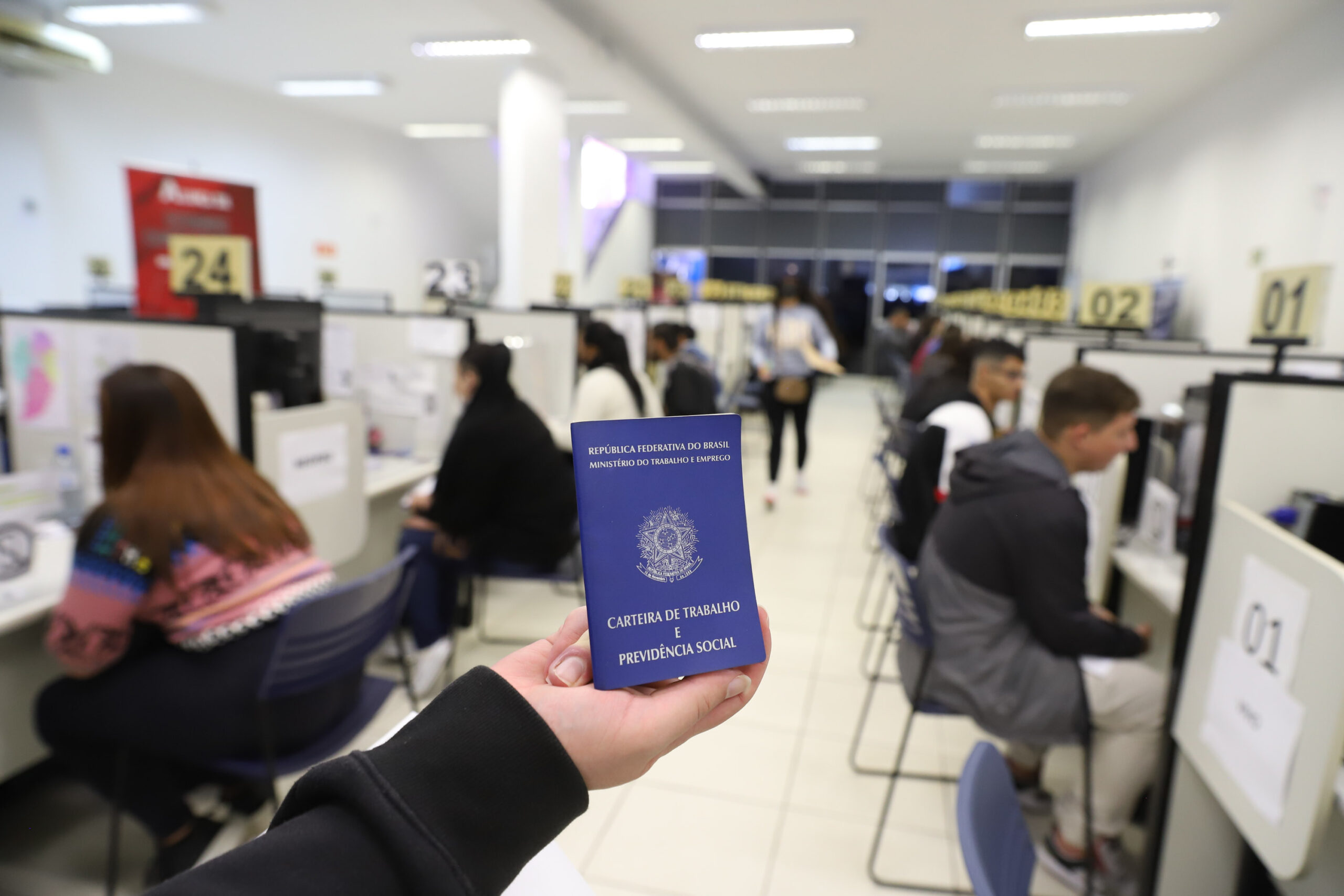 Março inicia com a oferta de 18,6 mil vagas nas Agências do Trabalhador do Paraná