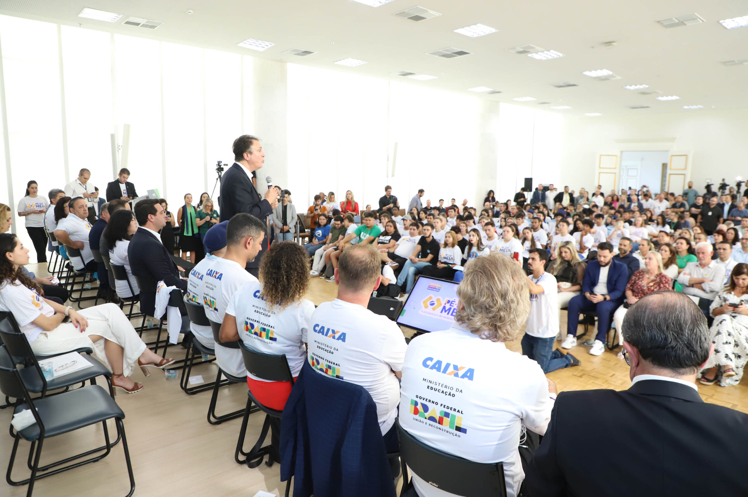 Com 89 mil estudantes do ensino médio elegíveis, Paraná adere ao programa Pé-de-Meia