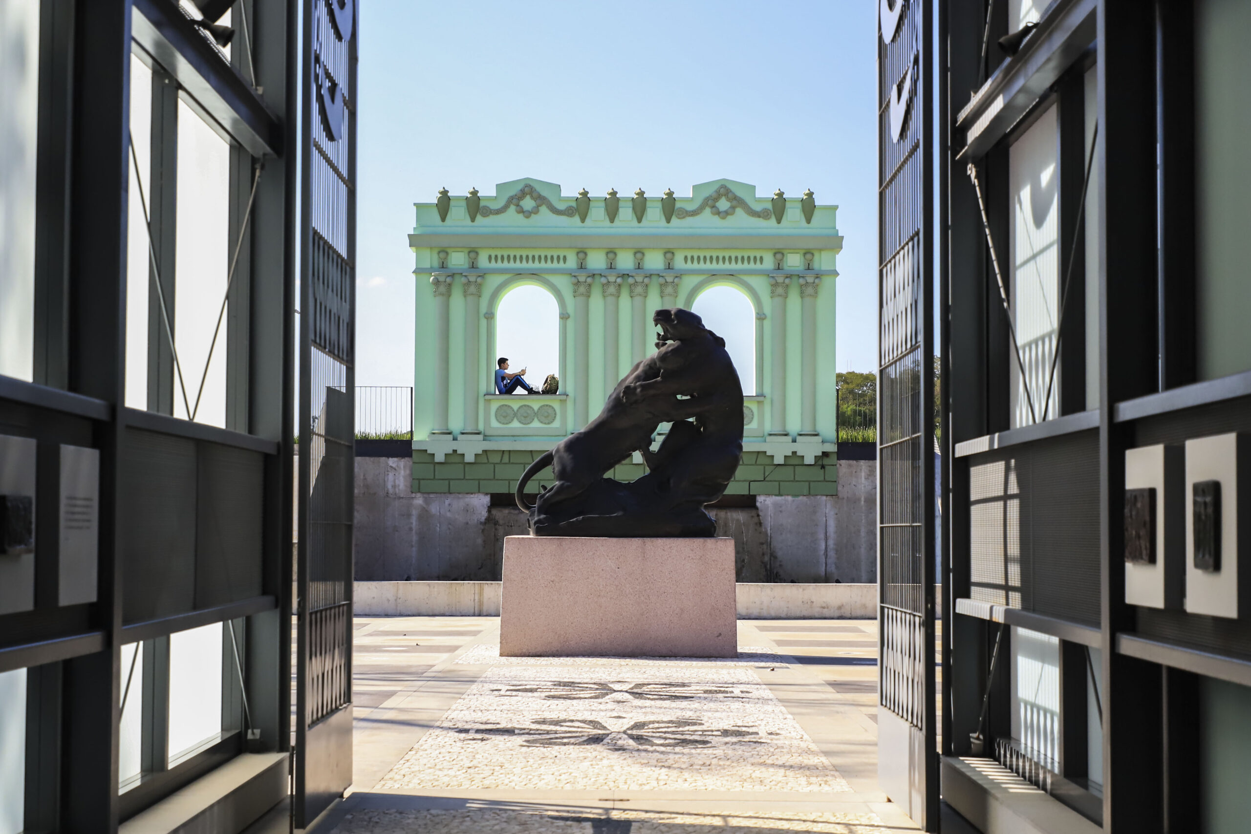 Oficinas, visitas guiadas e teatro estão na programação de abril no Memorial Paranista de Curitiba