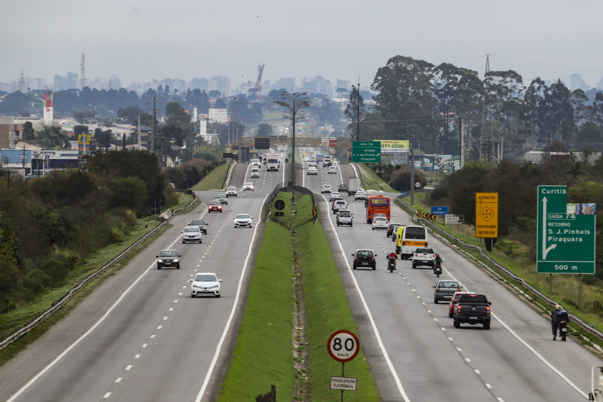 Frota de veículos cresce 12% no Paraná em cinco anos e passa de 8 milhões