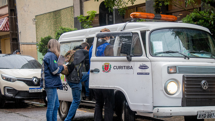 Curitiba reforça acolhimento de pessoas em situação de rua no fim de semana com chegada de frio intenso