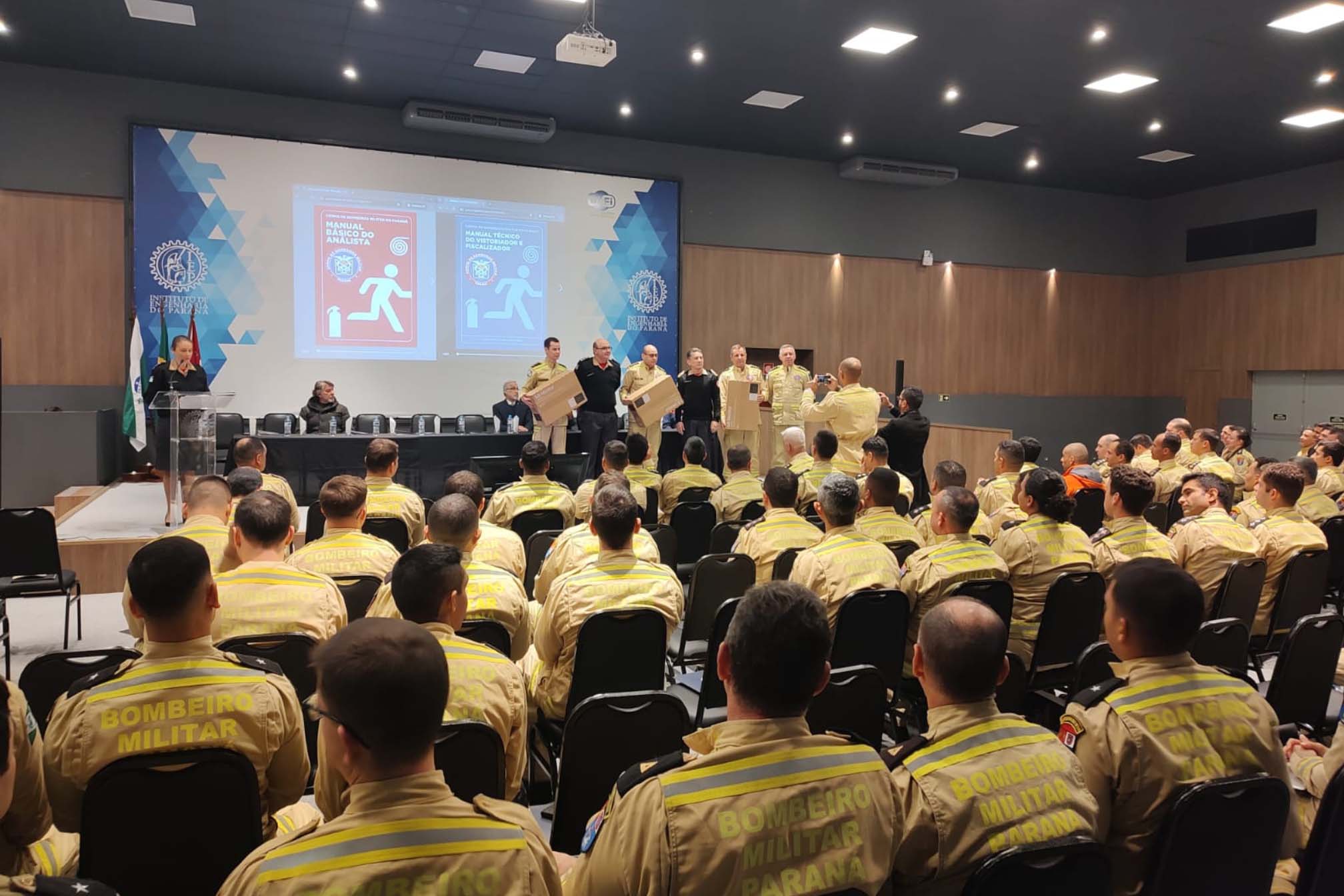 Corpo de Bombeiros promove capacitação sobre projetos de segurança contra incêndios