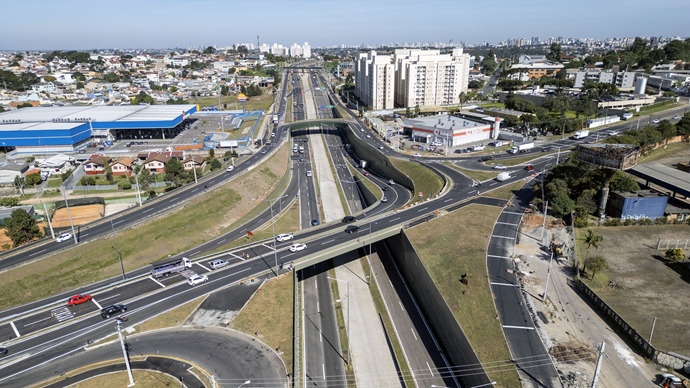 Motoristas comemoram Linha Verde sem trânsito congestionado após liberação das pistas do Lote 4.1 em Curitiba