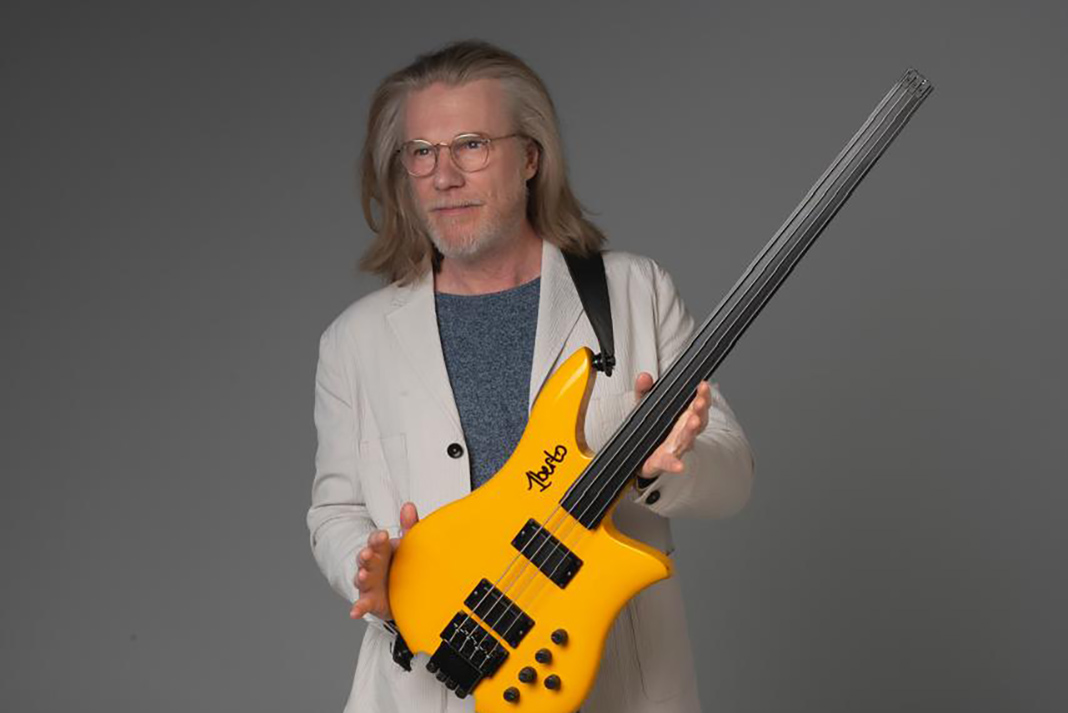 Humberto Gessinger se apresenta neste sábado no Teatro Guaíra com show inédito