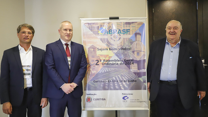 Em evento que reúne secretários de Finanças das capitais em Curitiba, Greca defende equilíbrio fiscal dos municípios