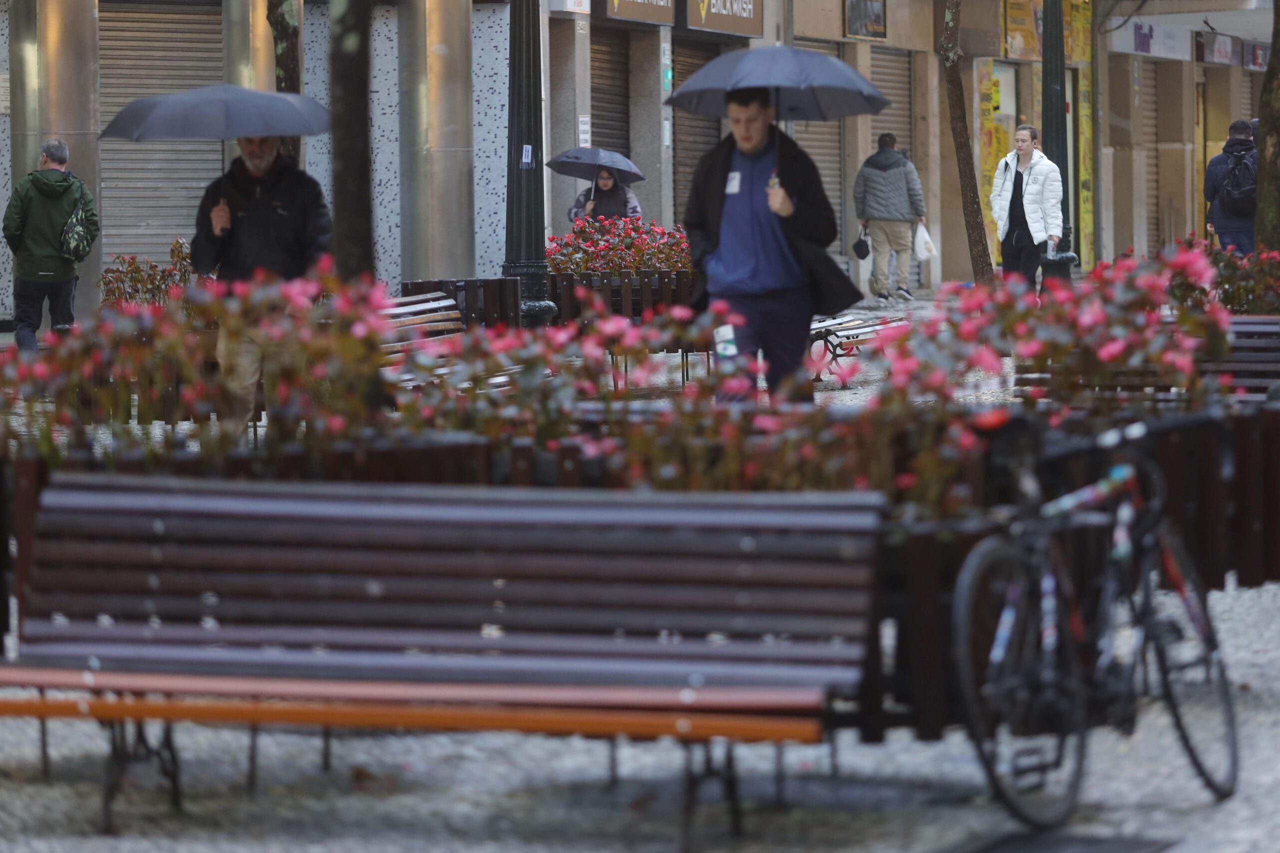 Frio segue no Paraná até a próxima semana; chuva congelada e neve descartadas