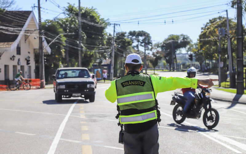 Rua no Capão Raso terá bloqueio total no trânsito a partir de segunda-feira