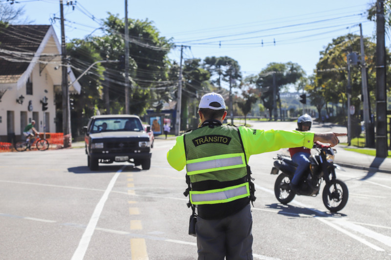 Rua no Capão Raso terá bloqueio total no trânsito a partir de segunda-feira