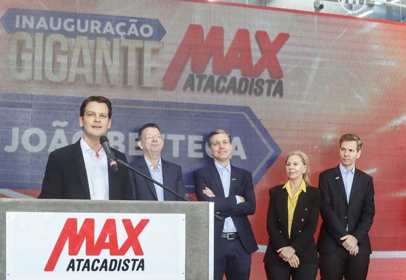 Novo atacarejo gera mais de 400 empregos diretos e indiretos em Curitiba