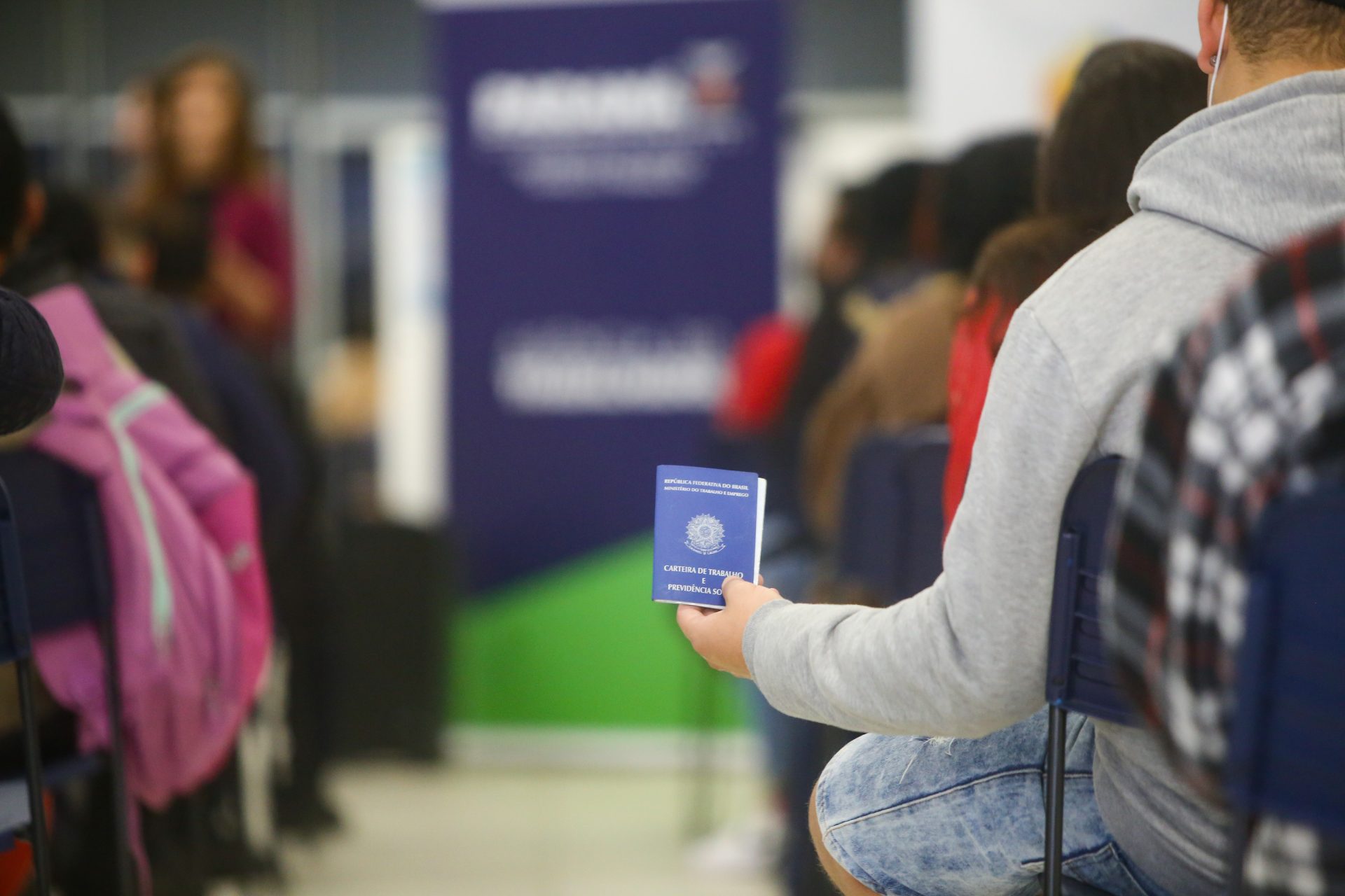 Mais de 5.900 vagas de trabalho estão disponíveis em Curitiba e região metropolitana