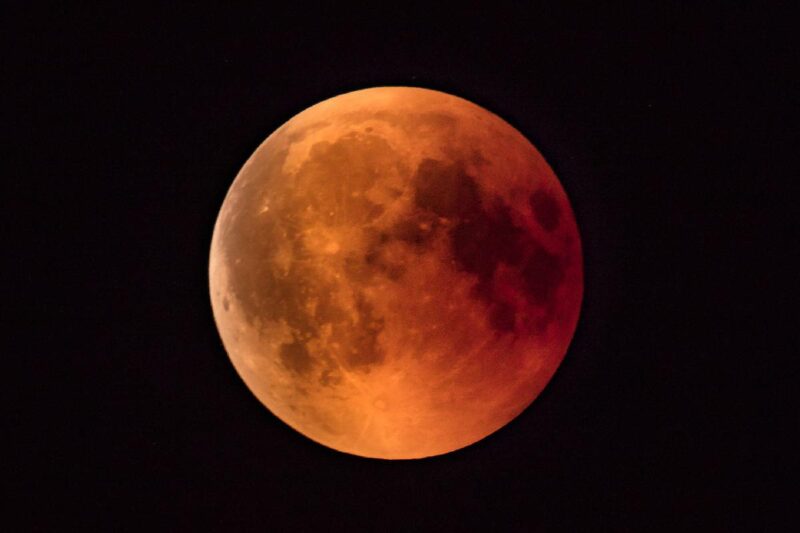 Última Superlua de 2024 ilumina o céu do Paraná no feriado