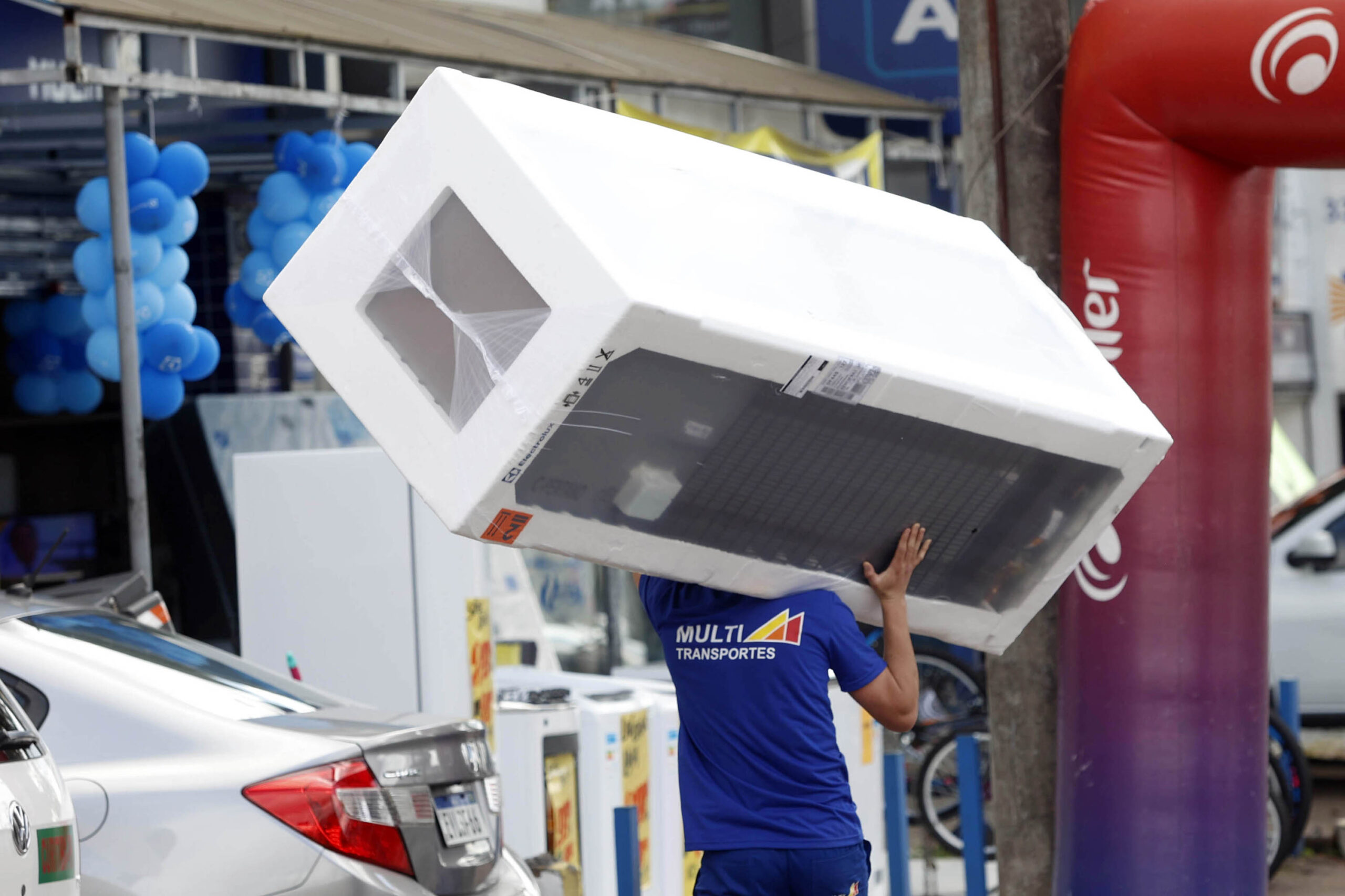 Puxado por outubro, comércio do Paraná cresce quase o dobro da média nacional