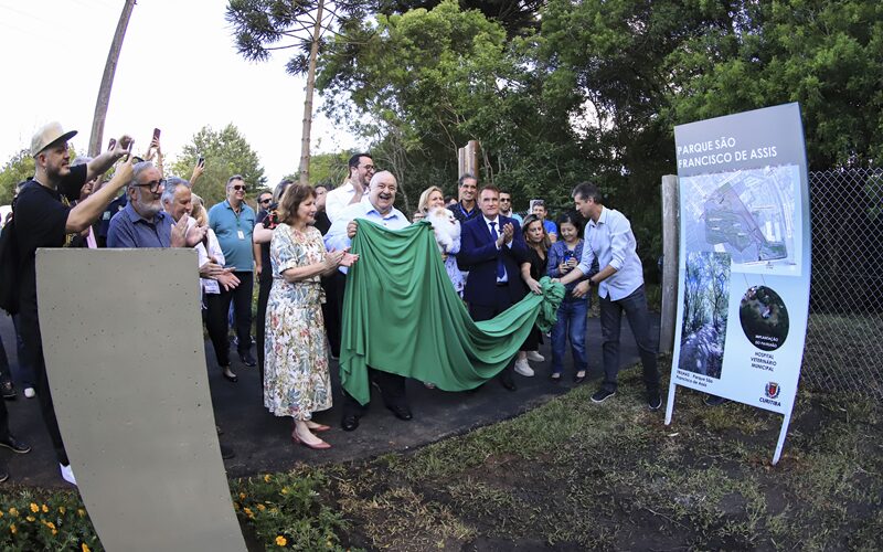 Greca inaugura o Parque Municipal São Francisco de Assis, integrado ao novo Hospital Veterinário