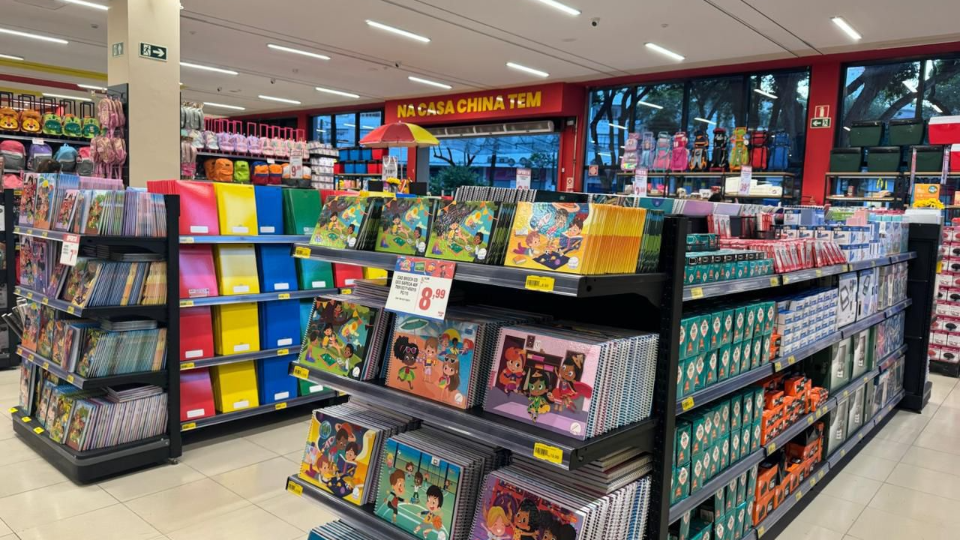 Casa China congela preços de 2023 e projeta crescimento de 15% na Volta às Aulas 2025