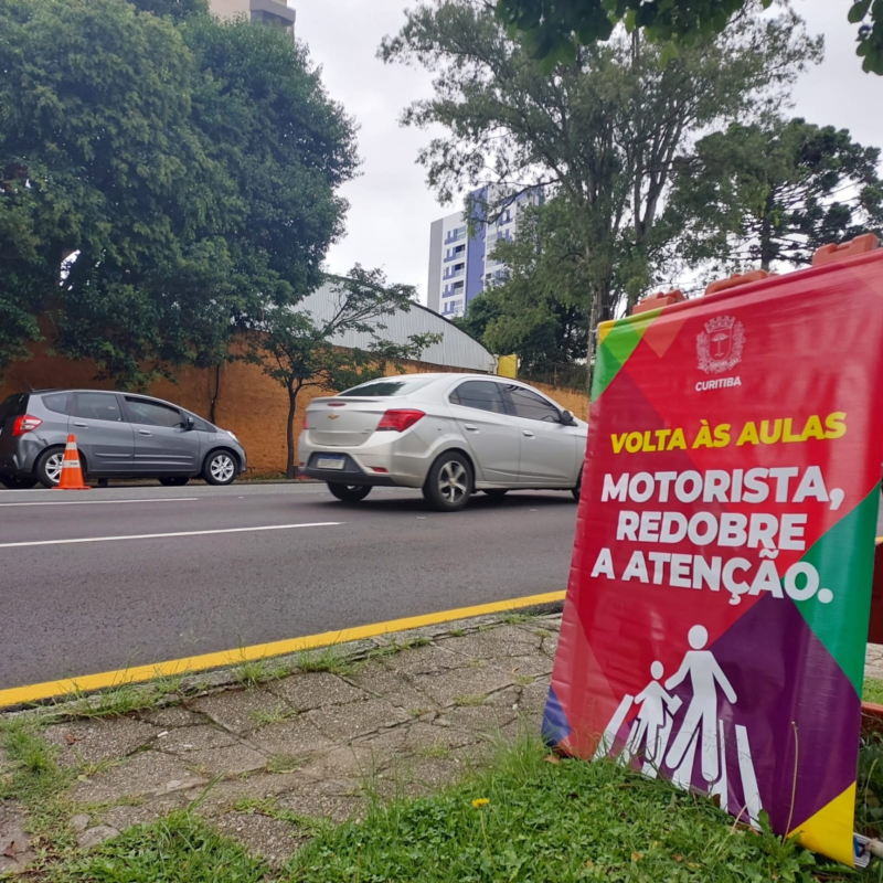 Pais e estudantes terão orientações sobre trânsito seguro no entorno das escolas de Curitiba