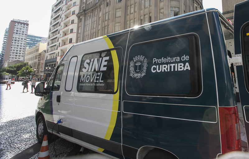 Feirão de Empregos e Cursos em Curitiba oferece mais de 2,3 mil oportunidades nesta quinta
