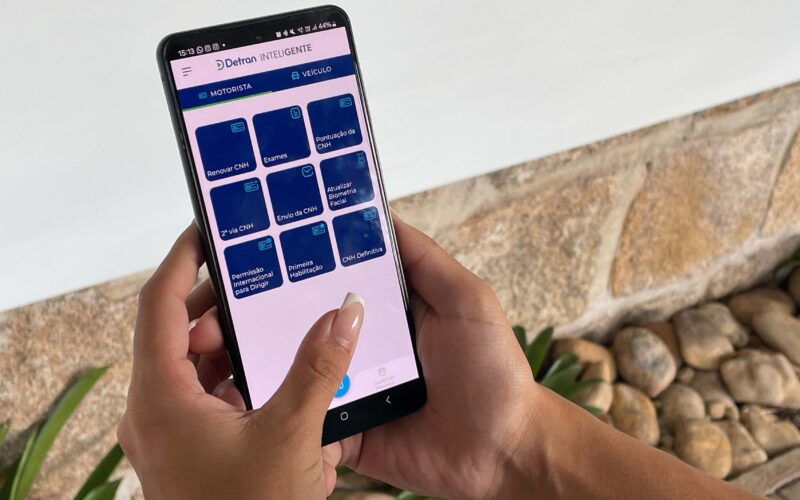 4,6 mil pessoas já trocaram a foto da CNH com a autobiometria facial do Paraná