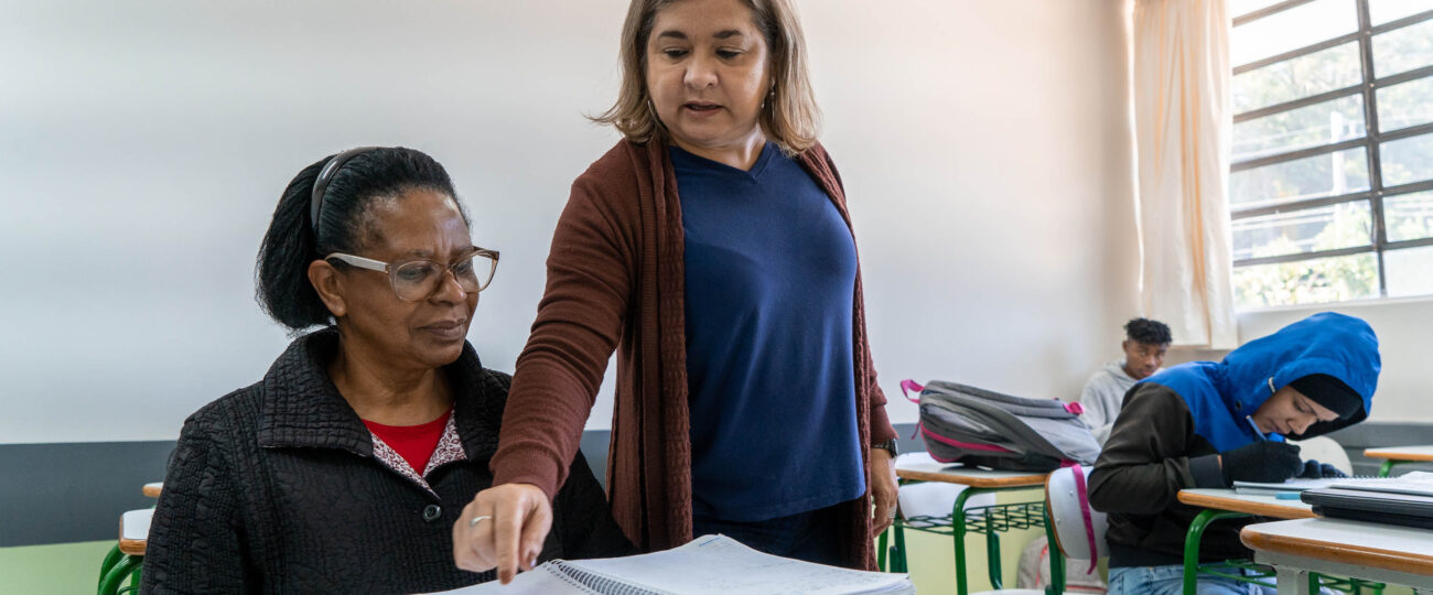 Aulas gratuitas nas escolas estaduais: inscrições para o Alfabetiza Paraná vão até maio