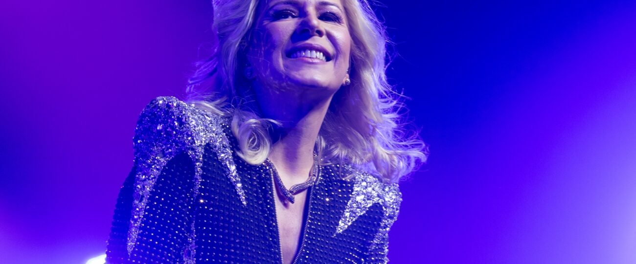 Paula Toller celebra 40 anos de carreira no Guairão sábado (26)