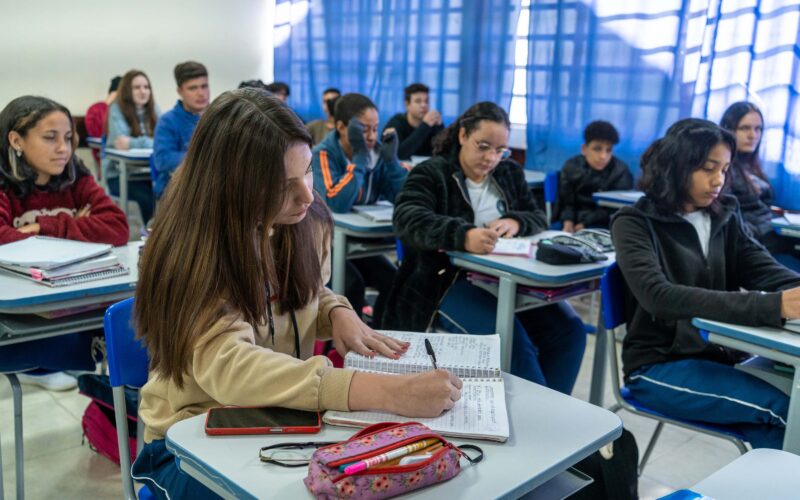 Prazo para solicitar isenção da taxa de inscrição no Enem foi prorrogado até sexta-feira