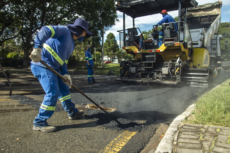 Prefeitura entrega 200 obras de pavimentação e tem 65 em andamento para transformar bairros de Curitiba