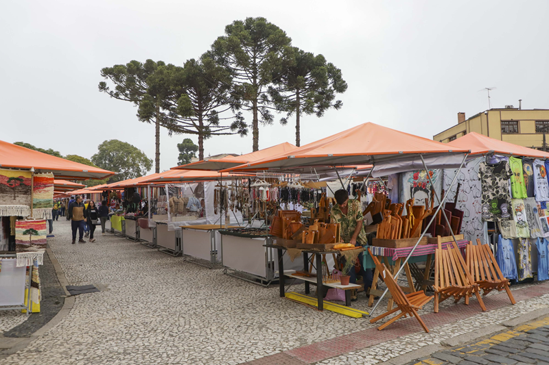 Quarta tem seis feiras noturnas em Curitiba; veja os endereços