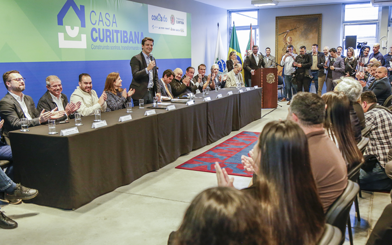Prefeito Eduardo Pimentel lança programa que facilita aquisição da casa própria em Curitiba