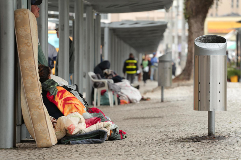 Projeto cria programa para retorno assistido de pessoas em situação de rua