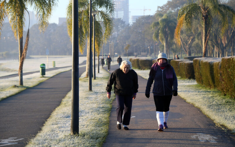 Curitiba terá geada e mínimas de até 2ºC; frio mais intenso chegando