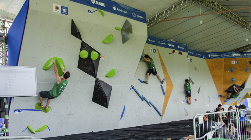 Fim de semana tem escalada, xadrez, jogos da pessoa idosa, lazer e e-sports nos bairros