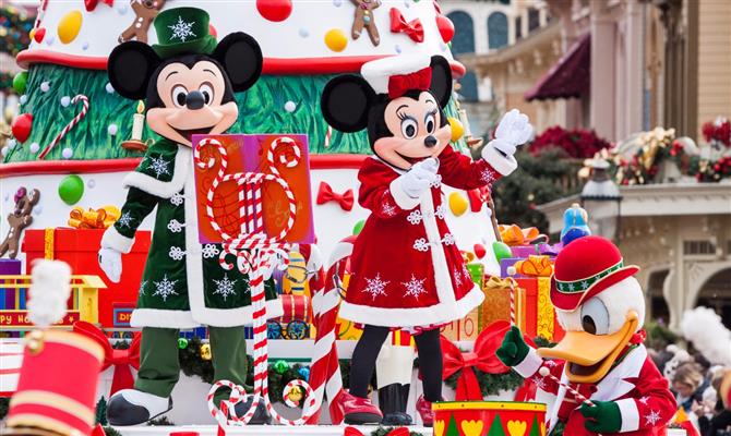 Mickey e Minnie vão inaugurar a árvore do Natal Disney com o prefeito Eduardo Pimentel