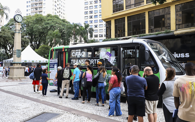 Câmbio Verde troca recicláveis por hortifrútis em 13 locais de Curitiba nesta quinta-feira