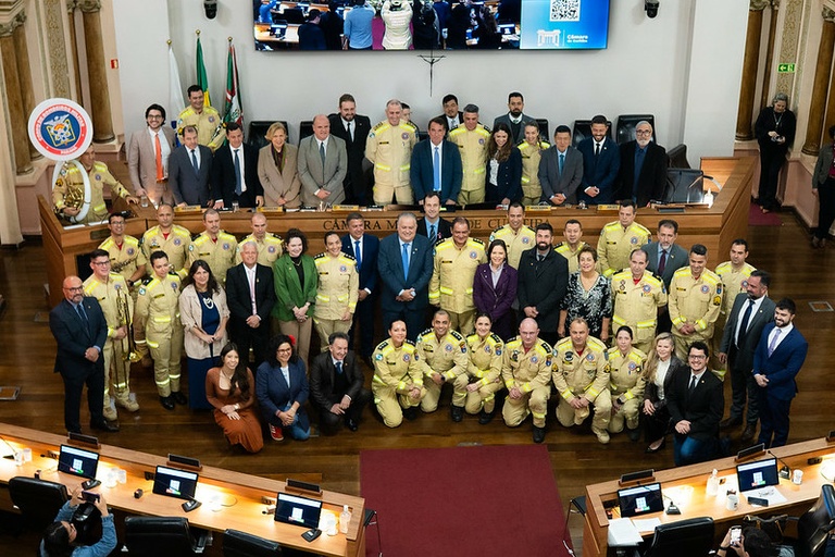 Câmara de Curitiba celebra 113 anos do Corpo de Bombeiros do Paraná