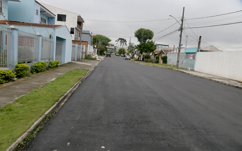 Fazendinha tem ruas e calçadas recuperadas pela Prefeitura de Curitiba