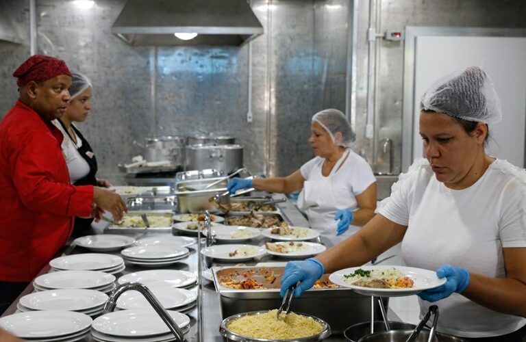 Glúten e lactose: projeto quer padronizar cardápios em Curitiba