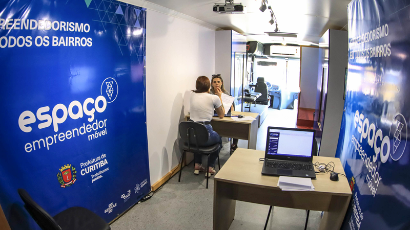 Espaço Empreendedor Móvel ajuda a formalizar negócios ou solicitar crédito antes de o ano acabar; confira a agenda