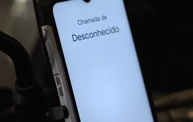 Ligação cai assim que atende? A verdade por trás das chamadas feitas por robôs